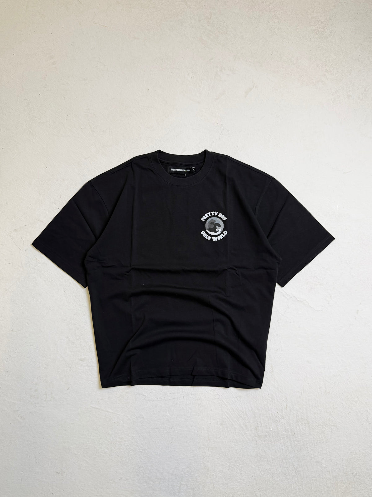 WORLD BLACK/GREY TEE