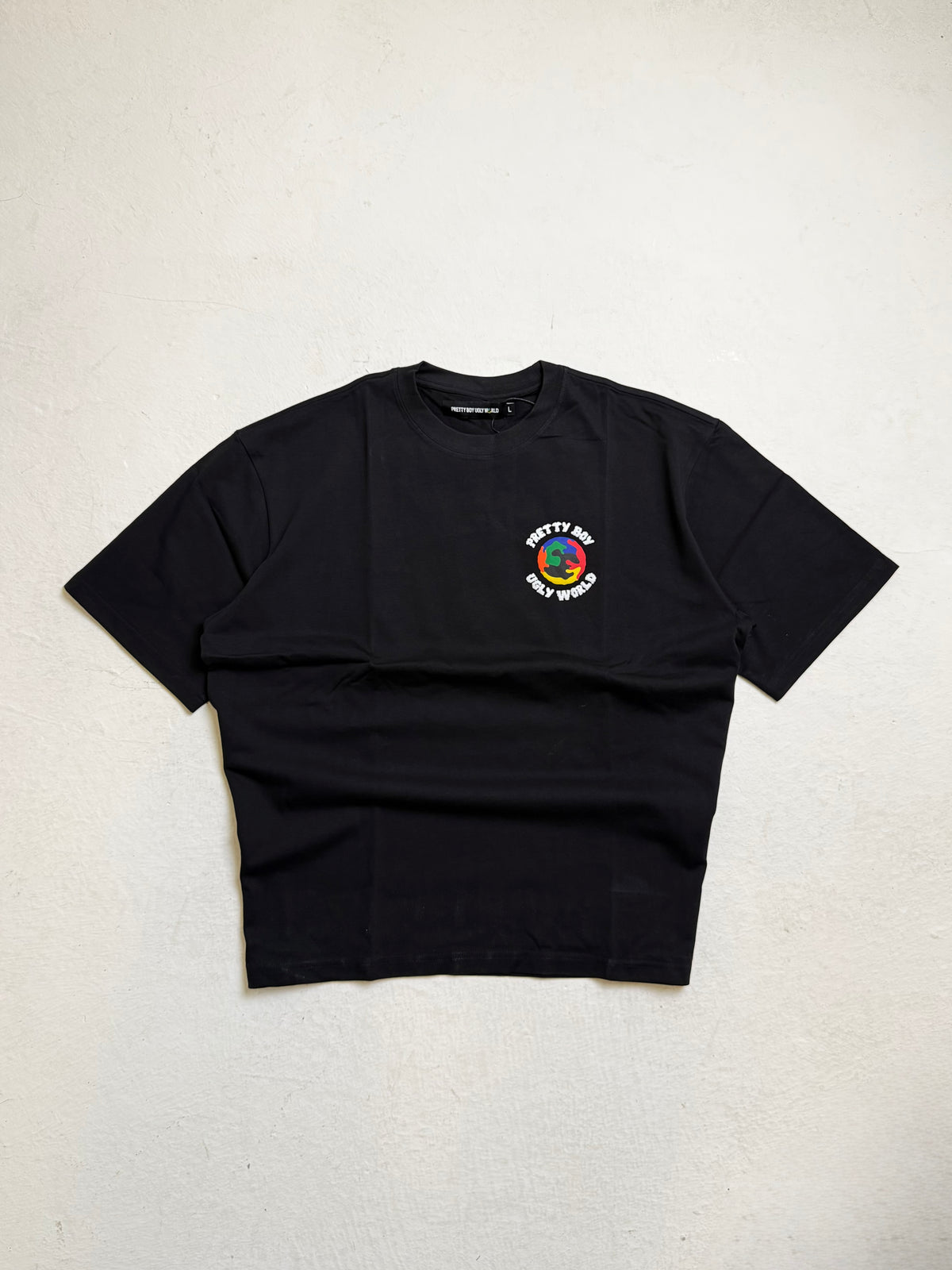 WORLD BLACK TEE
