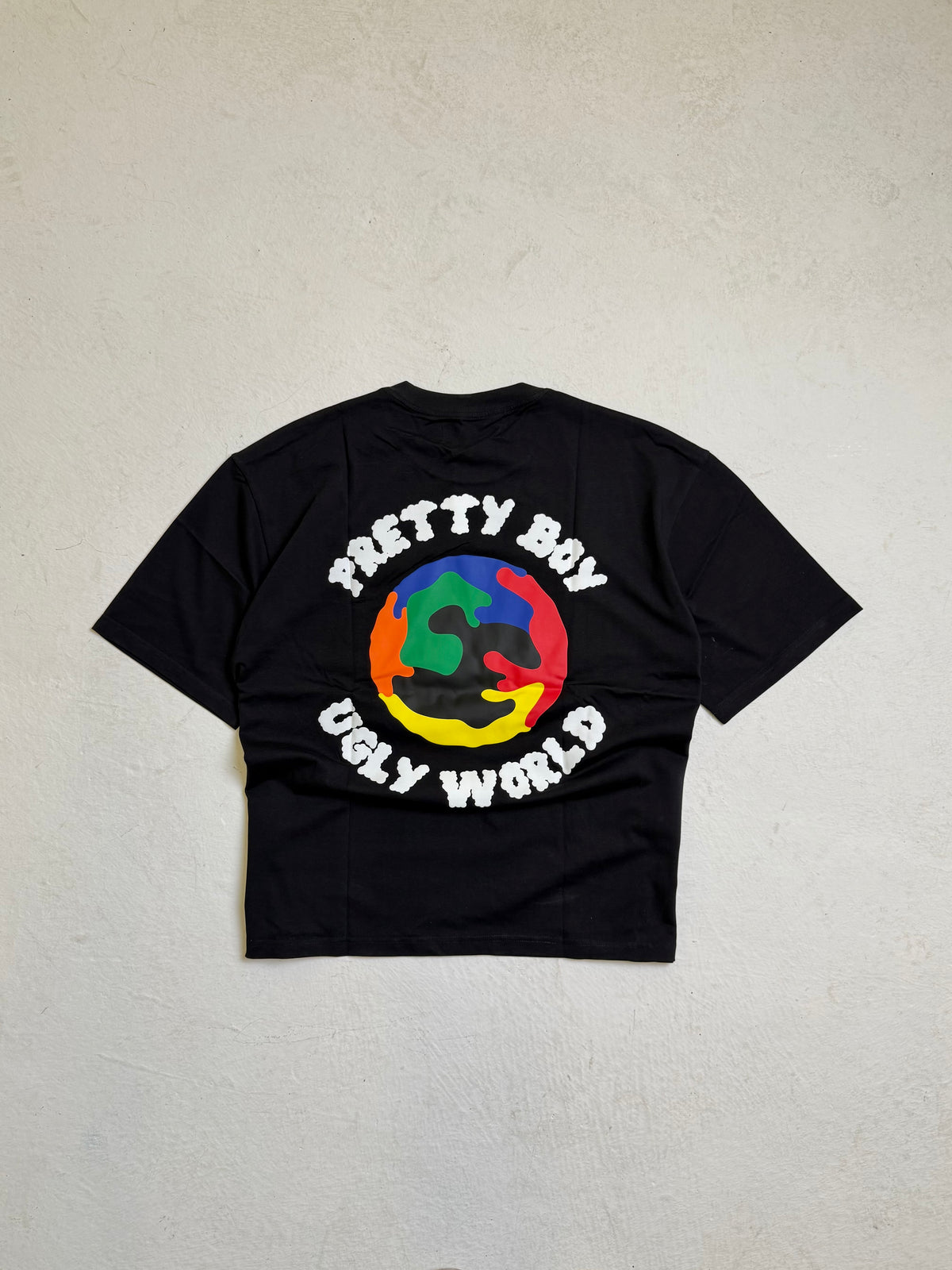 WORLD BLACK TEE