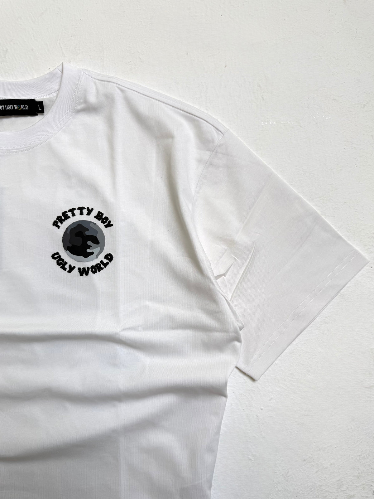 WORLD WHITE/GREY TEE