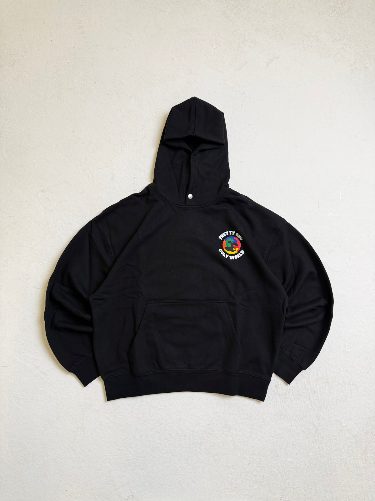 WORLD BLACK HOODIE