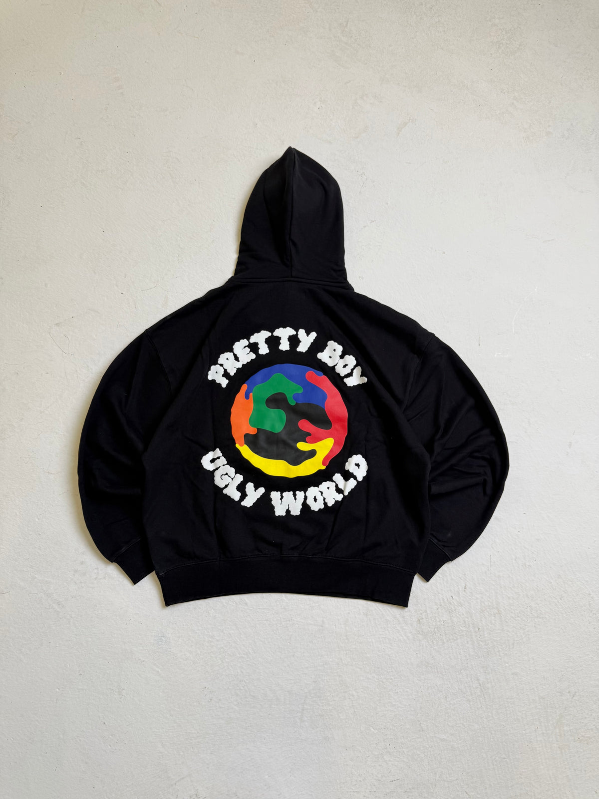 WORLD BLACK HOODIE